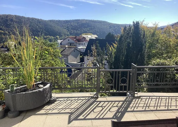 Zur Sperrmauer Edersee